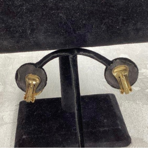 Dior earrings and comes with Certificate of Authentication - Picture 2 of 6